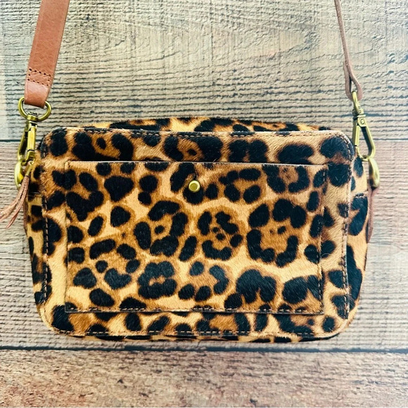 Madewell The Transport Camera Bag: Calf Hair Edition - Picture 4 of 12